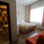 Life Hotel 3*