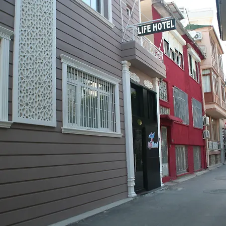 Life מלון 3*